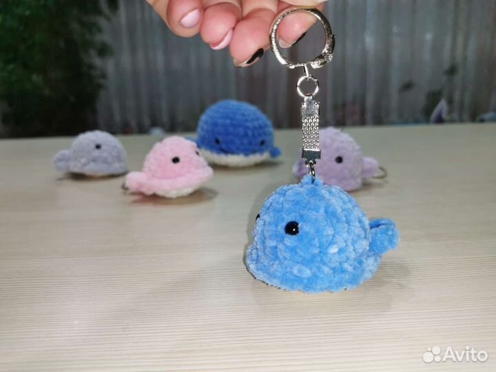 Вязаные брелочки ручной работы