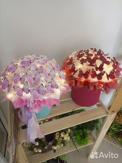 Букет из бабочек в коробке