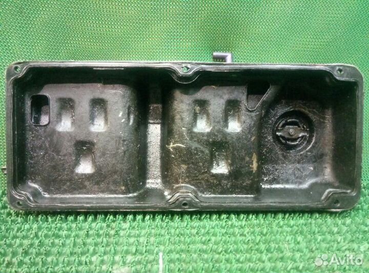 Крышка клапанов Mitsubishi Lancer CJ1A 4G13