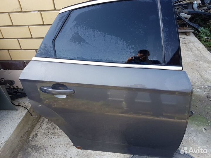 Задняя правая дверь на форд мондео 4