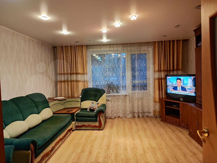 4-к. квартира, 77,2 м², 1/10 эт.