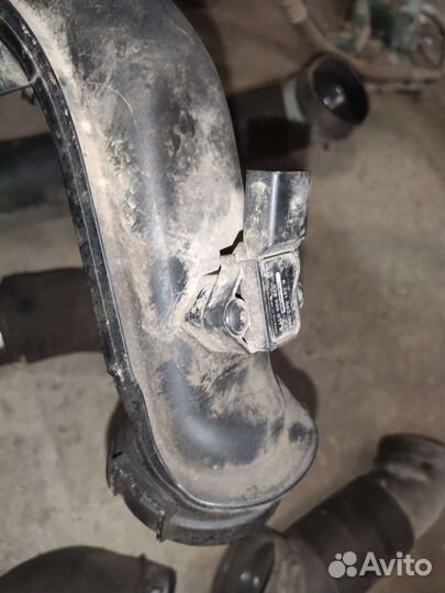 Патрубок интеркулера Volkswagen Passat B6 1,8