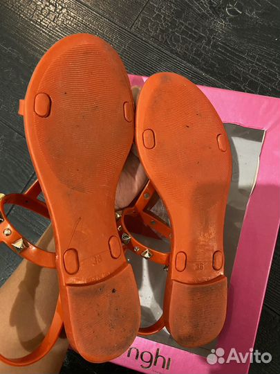 Сандали menghi