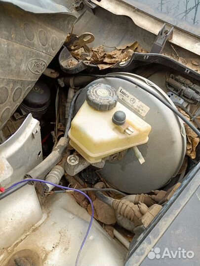 Вакумник на мерседес w202 2.8л