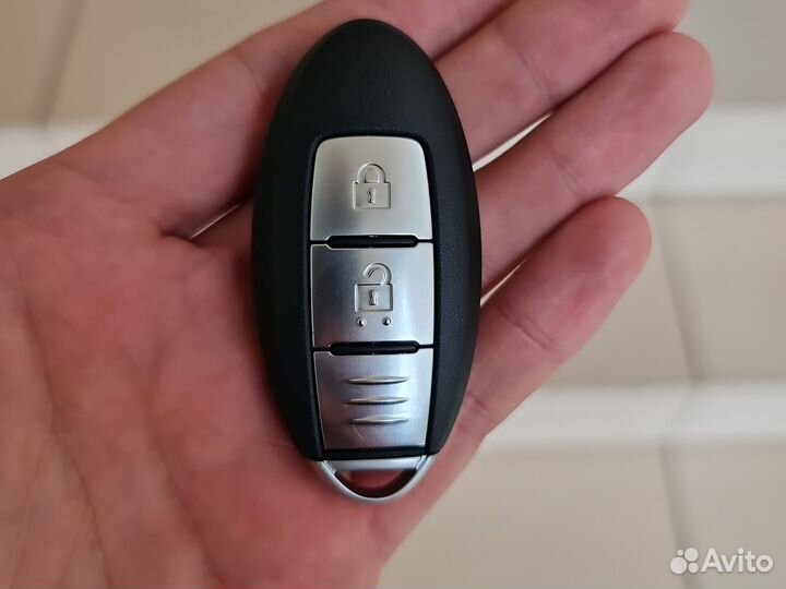 Ключ Nissan note Cube tiida