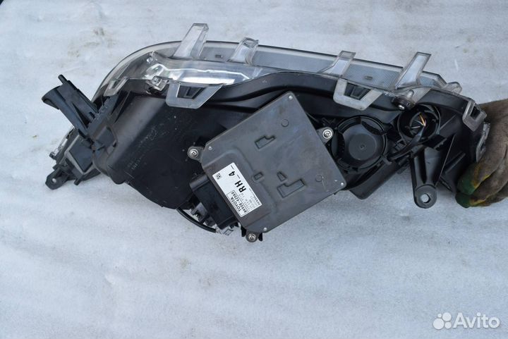 Фара правая Toyota RAV4 5 (XA50) 2020
