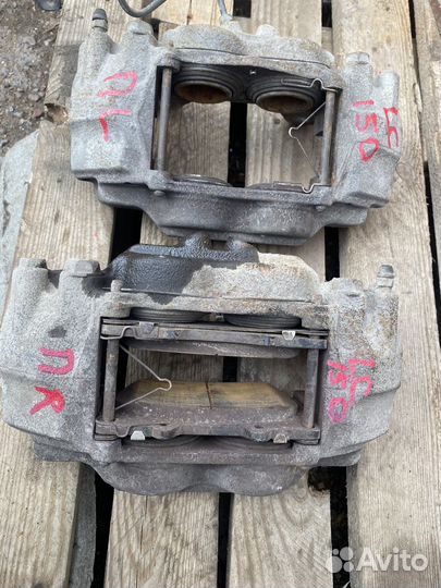 Суппорт передний Toyota Land Cruiser Prado 150