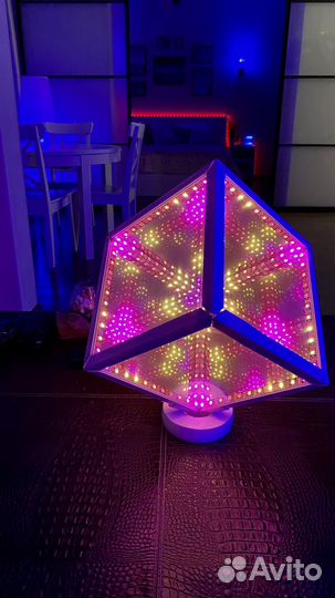 Цветомузыкальный светильник куб
