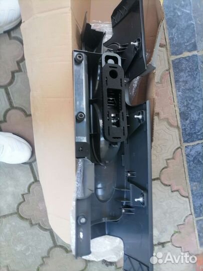 Фонарь задний правый опель виваро. рено трафик