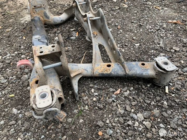 Балка подвески (подрамник) задняя Skoda Yeti 5L