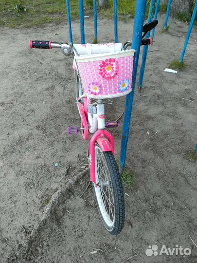 Детский велосипед с корзиной