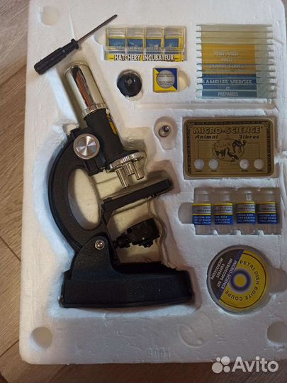 Микроскоп с подсветкой в отличном состоянии