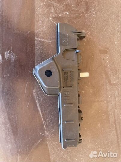 Кронштейн бампера Hyundai Solaris 2 левый правый