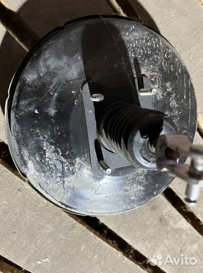 Ваккумник уселитель тормозов Toyota Corolla 150