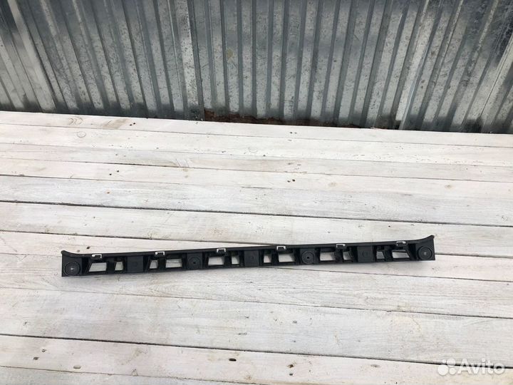 Volkswagen Polo 5 10- Крепление заднего бампера