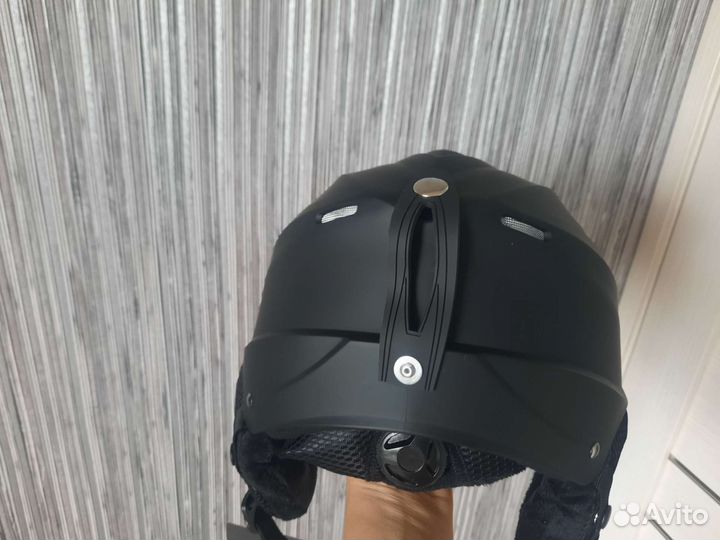 Шлем горнолыжный