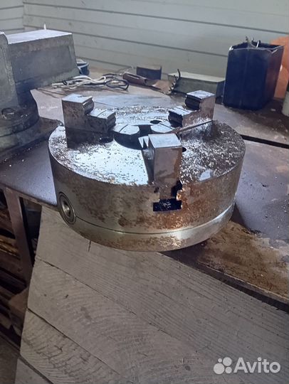 Токарный патрон 3 х кулачковый 250мм