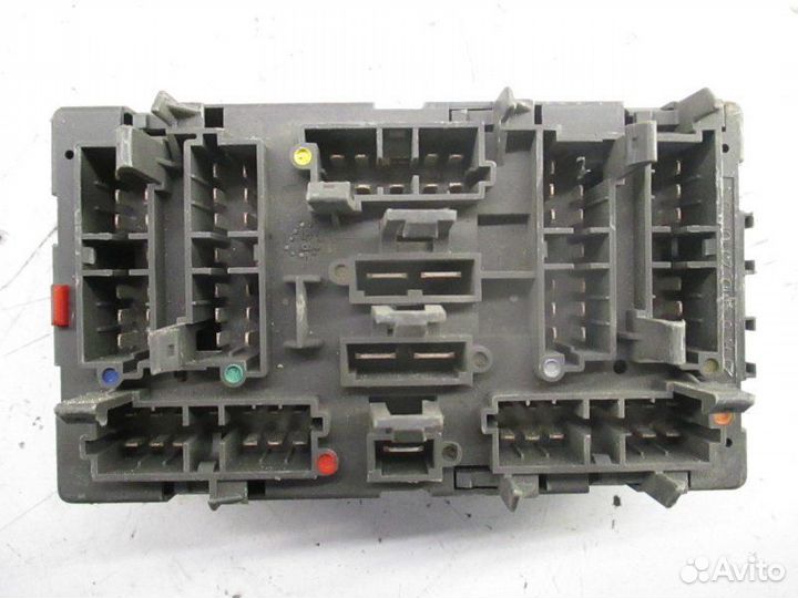 Блок предохранителей Peugeot 406 1.9 1997