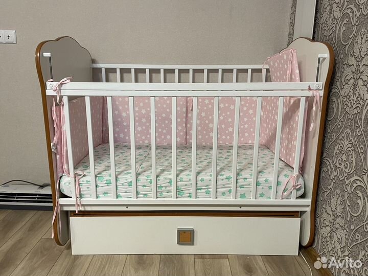 Кроватка для новорожденных