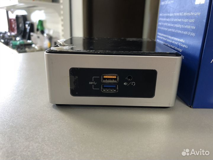 Intel NUC pentium/4/128SSD