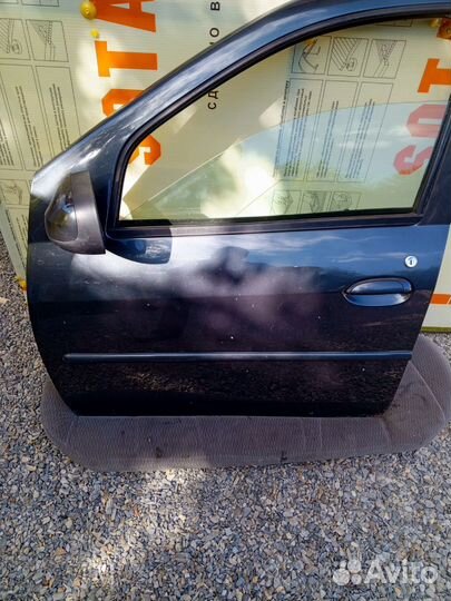 Передняя левая дверь Renault Logan 1