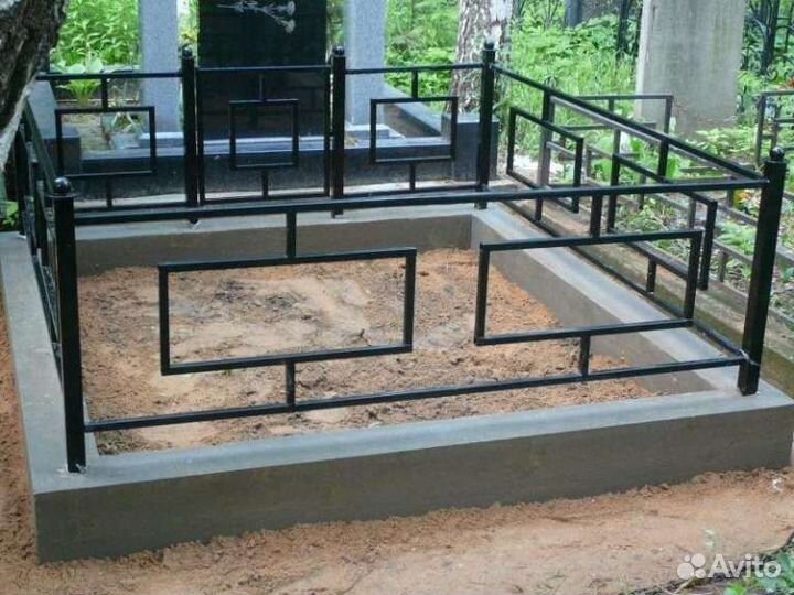 Бетонный цоколь на могиле