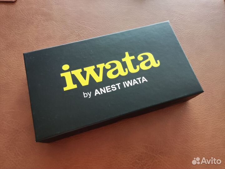 Anest Iwata : Профессиональный аэрограф HP-CS