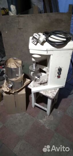 Миксер, машина взбивальная