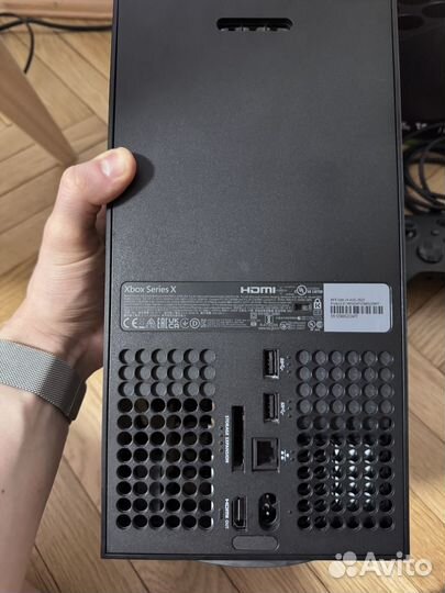 Xbox series x с геймпадом