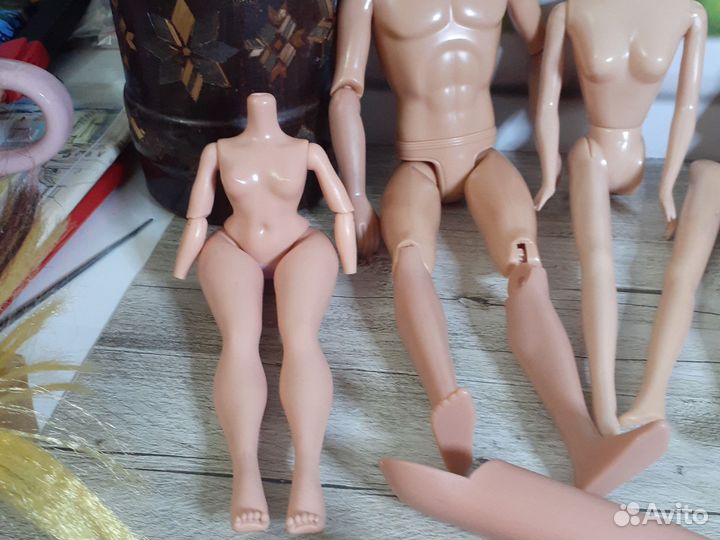 Куклы Барби и парни на запчасти