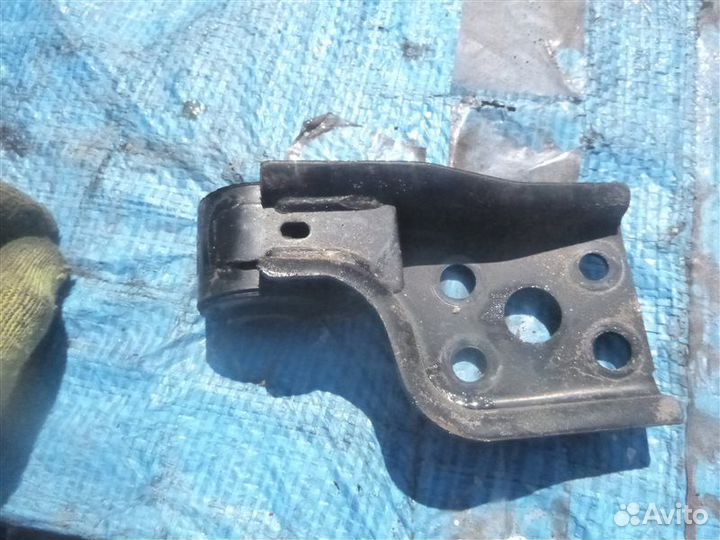 Подушка двс задняя Toyota Aqua NHP10 1nzfxe 2016