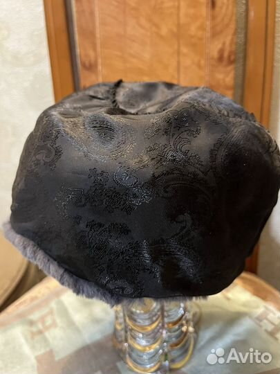 Меховой берет женский