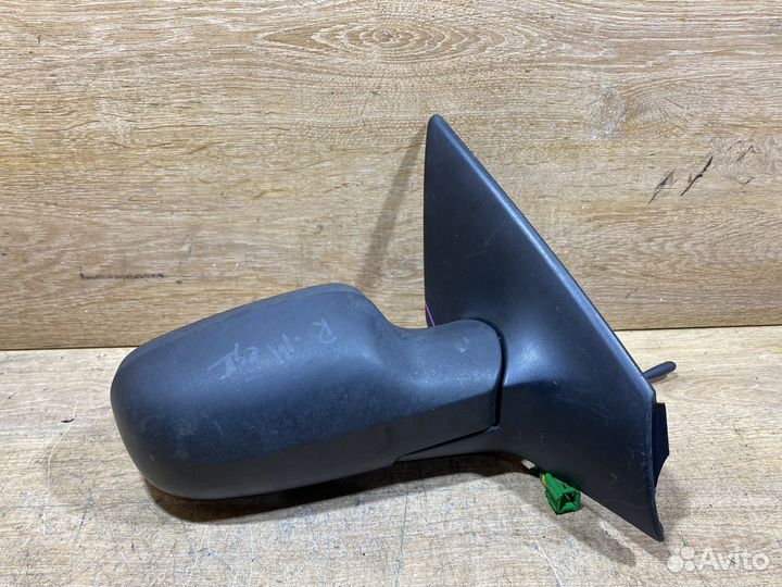 Зеркало правое Renault Megane 2 Арт. 7720553