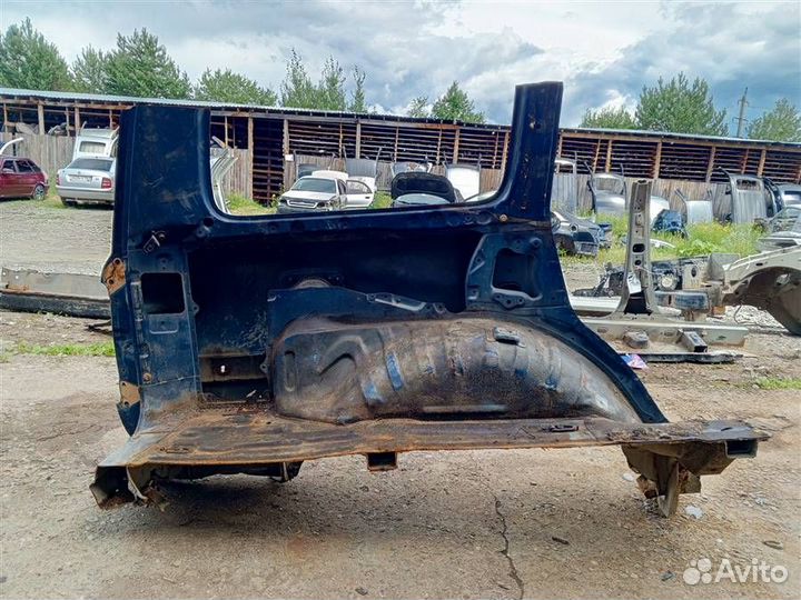 Крыло заднее левое Toyota Land Cruiser