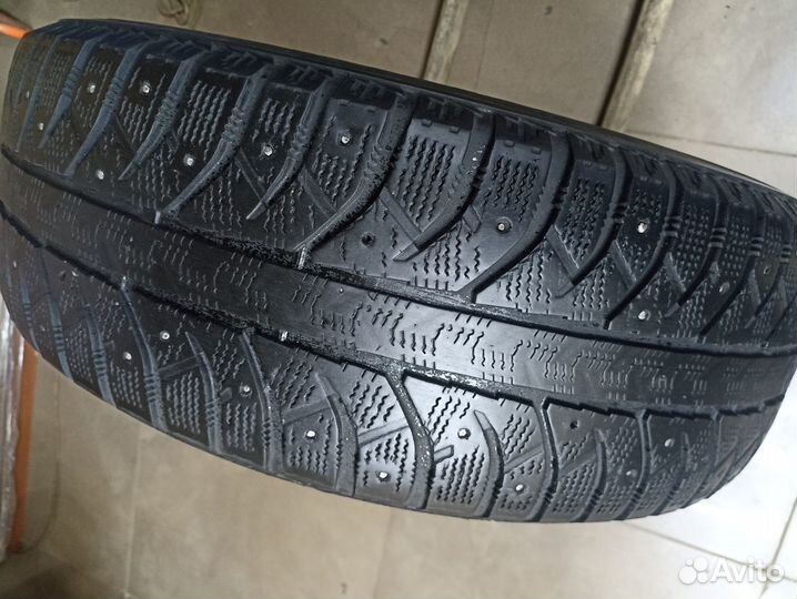 Bridgestone Ice Cruiser 7000 235/65 R17