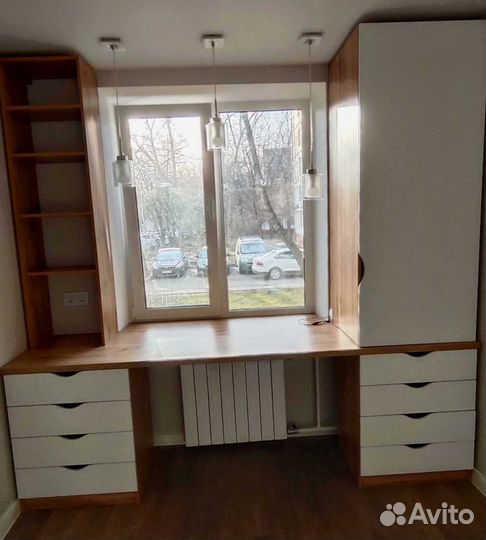 Рабочая зона у окна