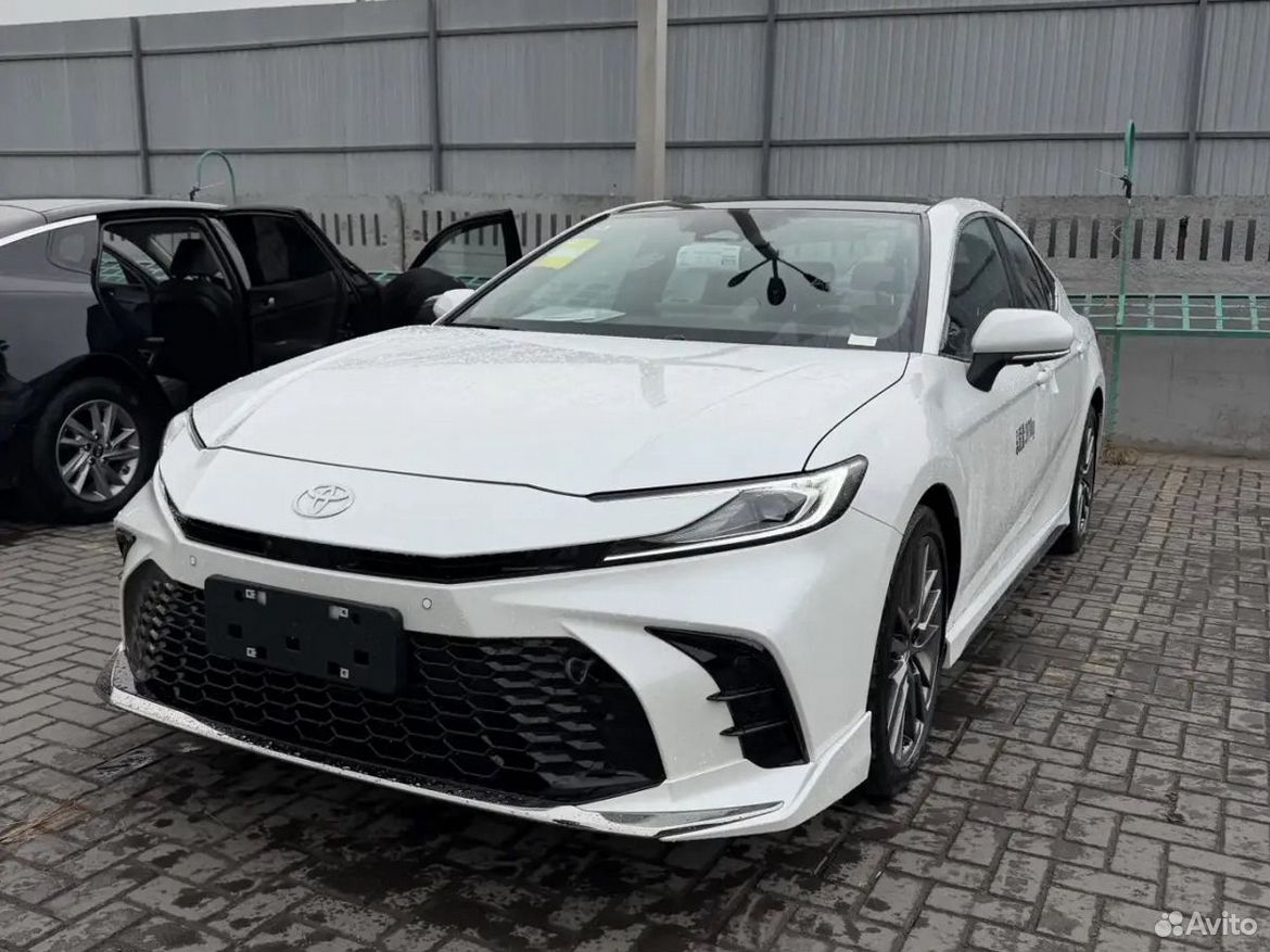 Toyota Camry 2.0 CVT, 2026, 20 км