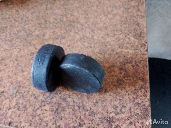 Шайба хоккейная бу