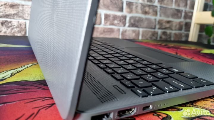 HP 255 G8 Rayzen 3-5300U/8/Radeon/SSD 256/FullHD