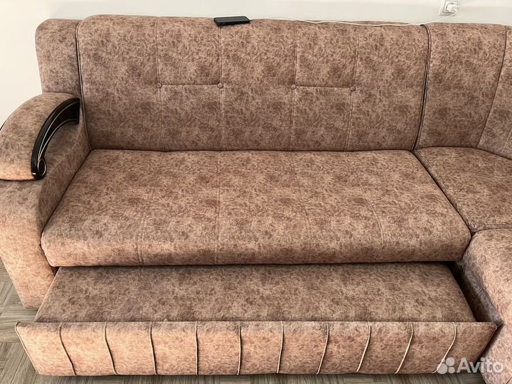 Угловой диван с креслой