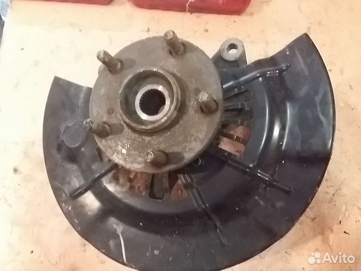 Кулак передний левый Toyota Camry V50