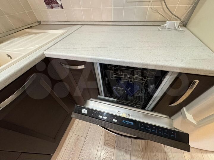 2-к. квартира, 65 м², 1/10 эт.