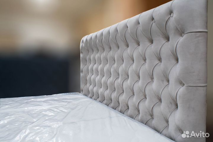 Двуспальная кровать 