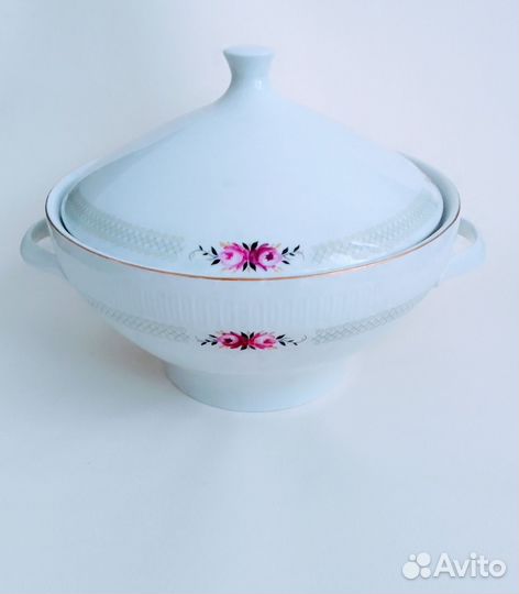 Старинная фарфоровая супница