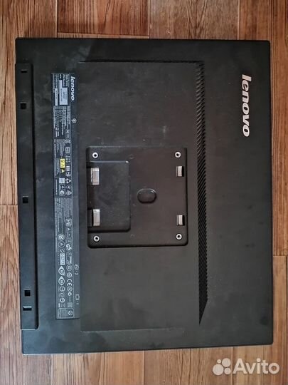 Монитор Lenovo