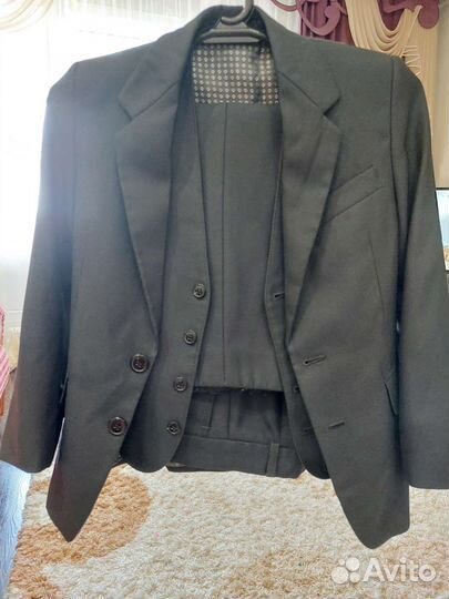 Школьный костюм для мальчика 128 серый