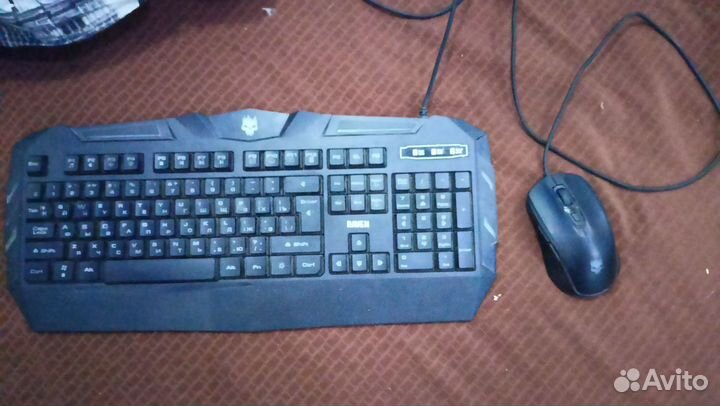 Игровая клавиатура и мышь