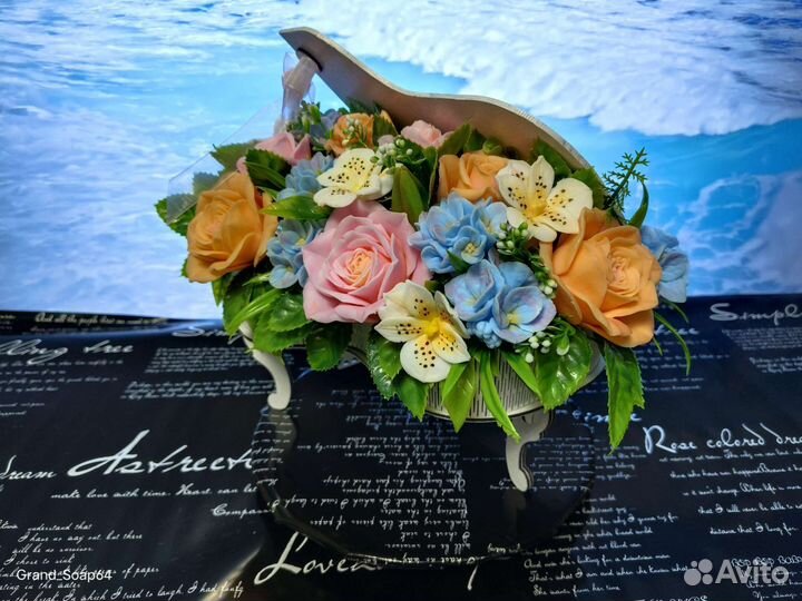 Флористическая композиция из мыла