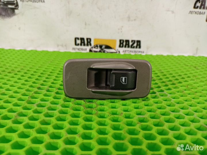 Кнопка стеклоподъёмника передняя правая R