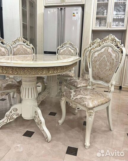 Комплект стол и стулья.Оплата при получении